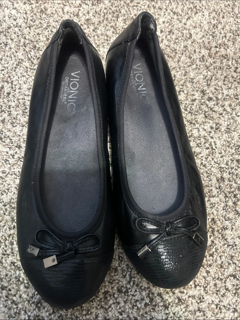 Vionic Black Leather Ballet Flats with Textured Toe and Bow